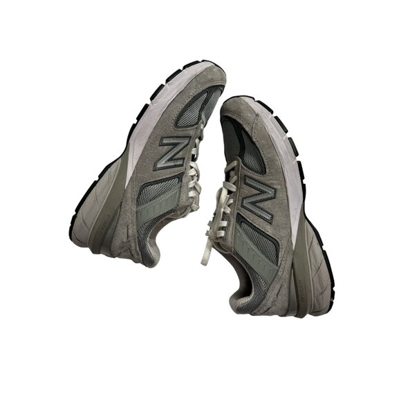 New Balance W990v5 Sneakers in Grey - Picture 6 of 9